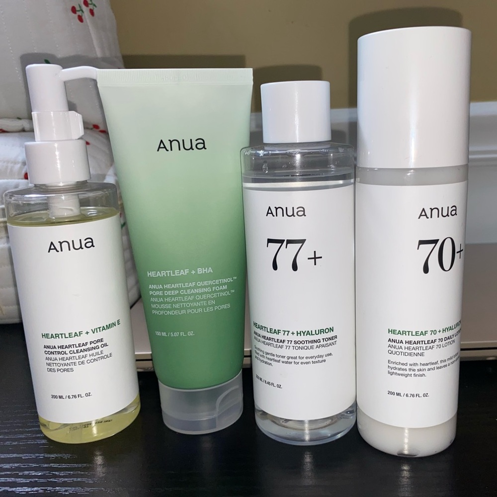 Anua Skincare Set with Heartleaf and Hyaluron
